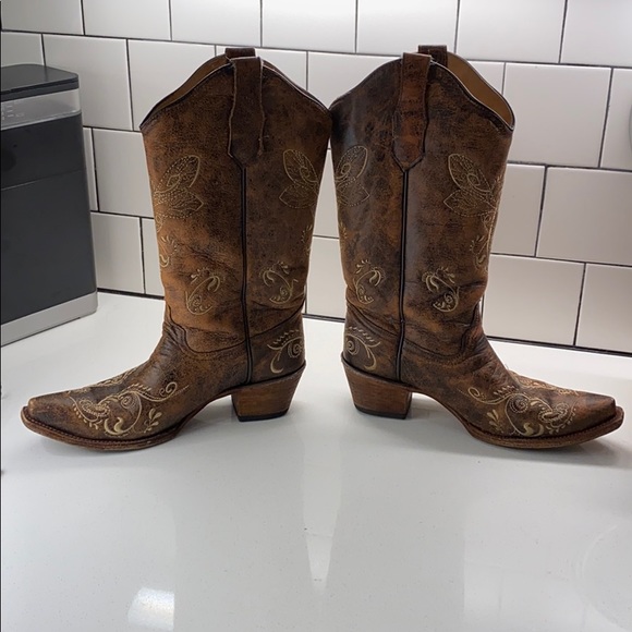 CIRCLE G- EMBROIDERED COWGIRL BOOTS - SQUARE TOE - Picture 10 of 15